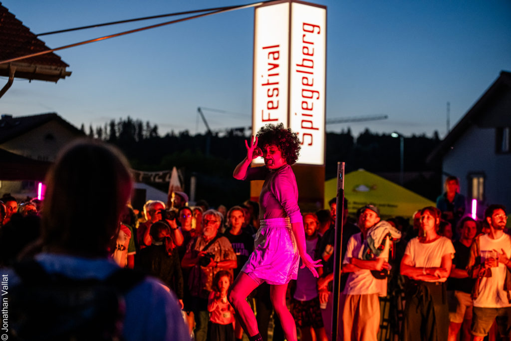 Down - Crédit photo : Jonathan Vallat