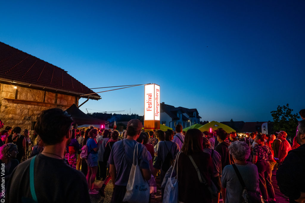 Down - Crédit photo : Jonathan Vallat