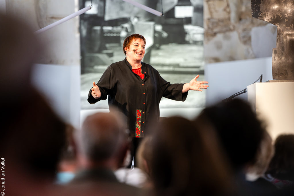 Hommage à Oscar et Jeannine Wiggli à l&#039;ancienne église du Noirmont par Geneviève Boillat - Crédit photo : Jonathan Vallat